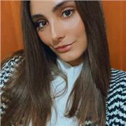 Docente di italiano impartisce lezioni di italiano, storia, letteratura e grammatica a studenti di ogni età